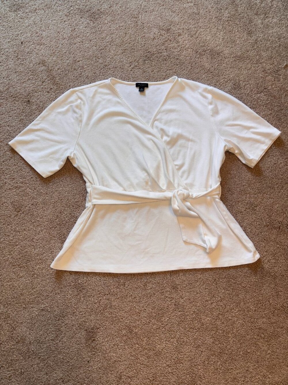 Ann Taylor Factory Soft Off-White Tie-Waist V-Neck Top XL